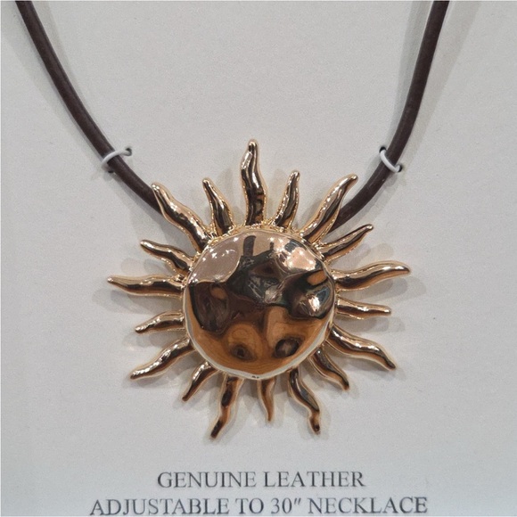 NWT ⚜️☀️⚜️ ATTERRI Gorgeous Sunburst Golden Tone Pendant Necklace - Picture 11 of 16